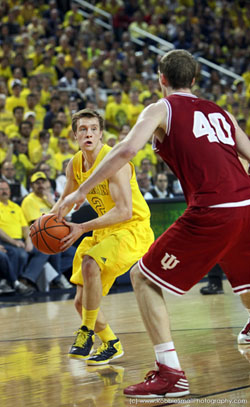 Michigan vs Indiana university basketball game 2013 photography by robbie small